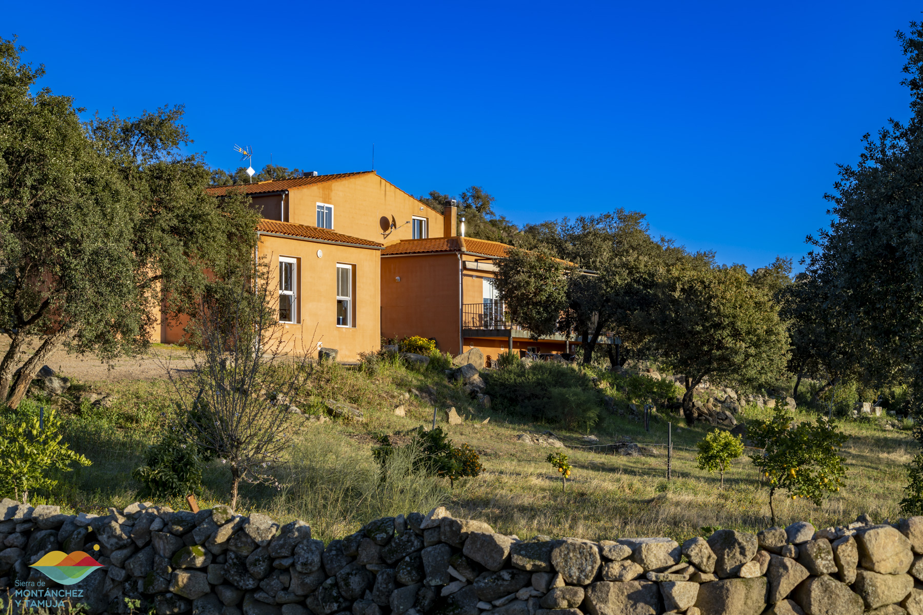 alojamientos adismonta