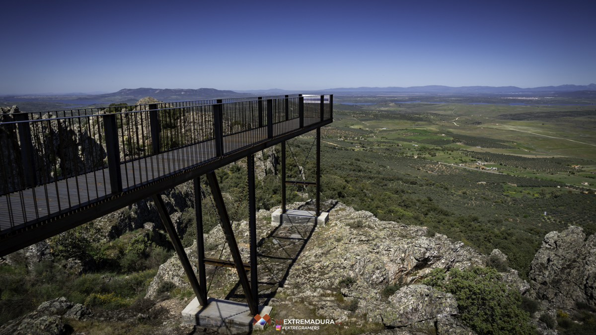 tan alto como la luna
