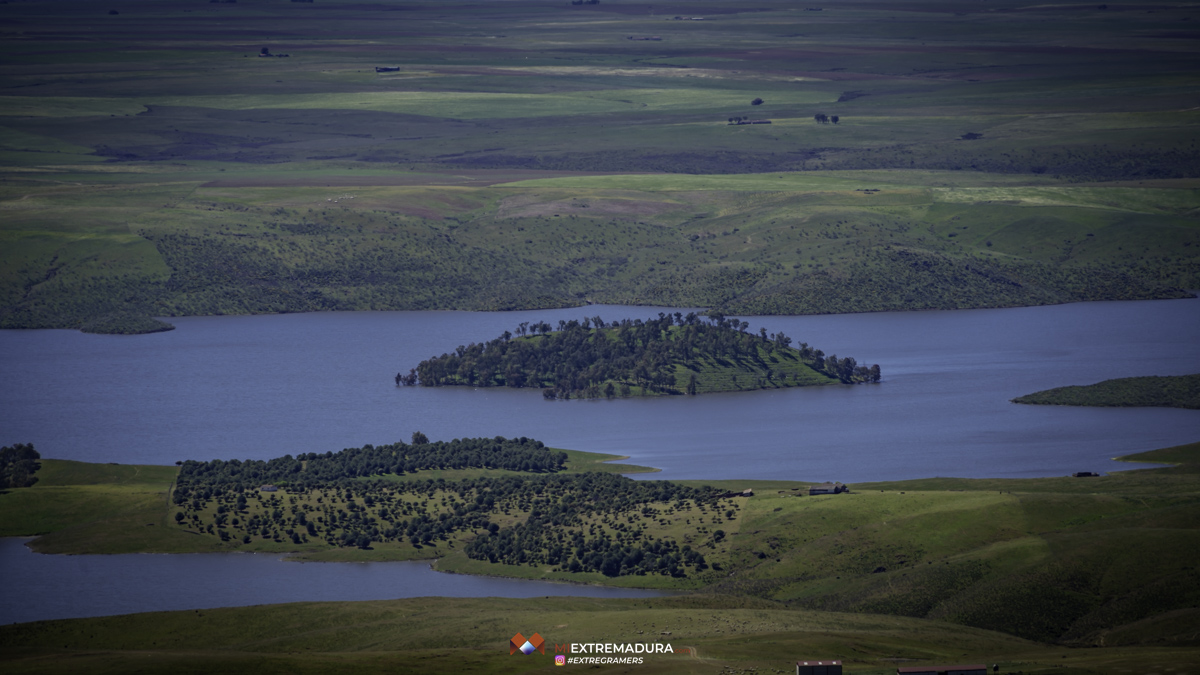 tan alto como la luna