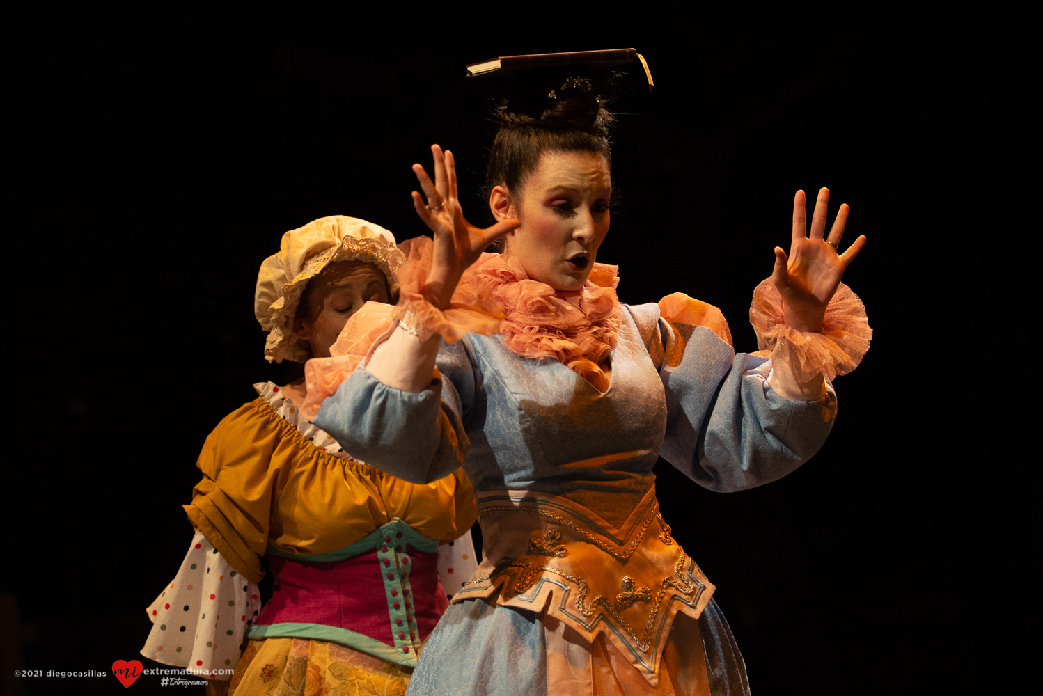 entre bobos anda el juego