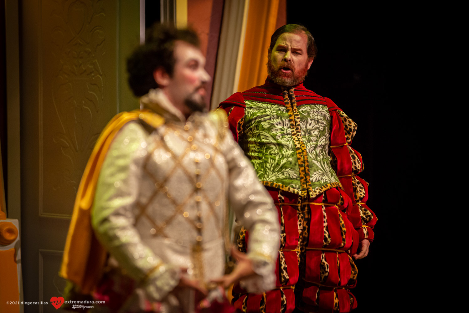 entre bobos anda el juego