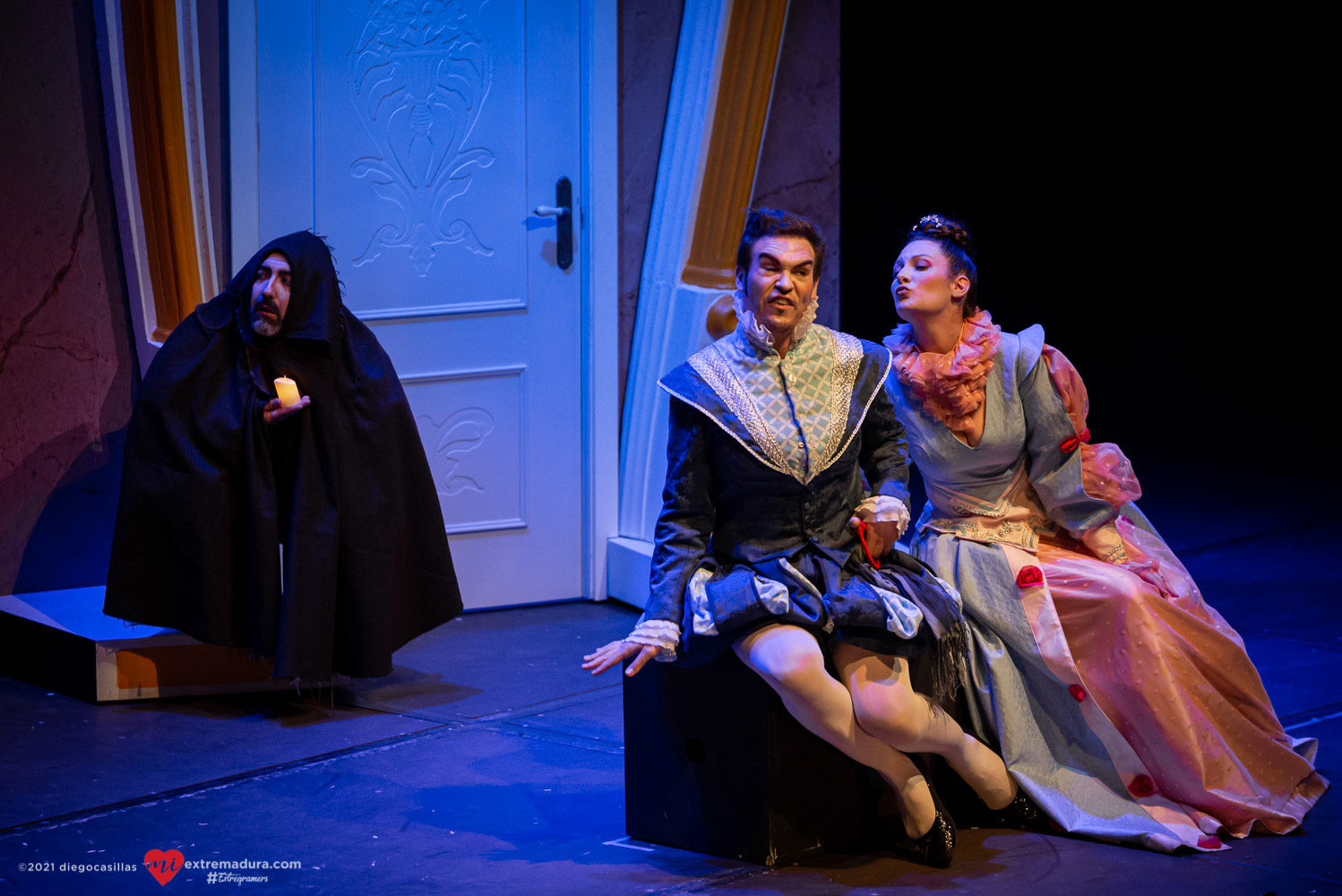 entre bobos anda el juego