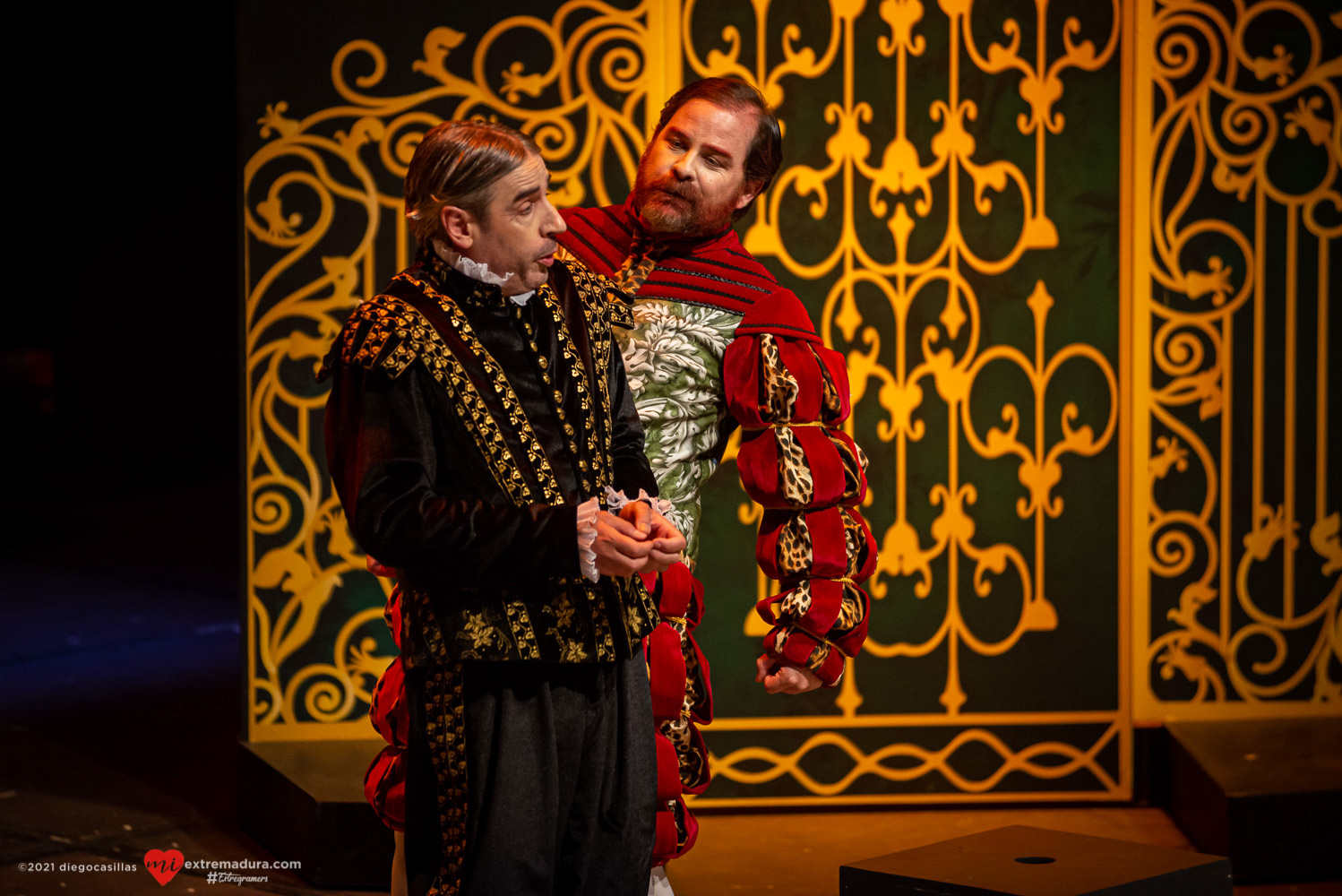 entre bobos anda el juego