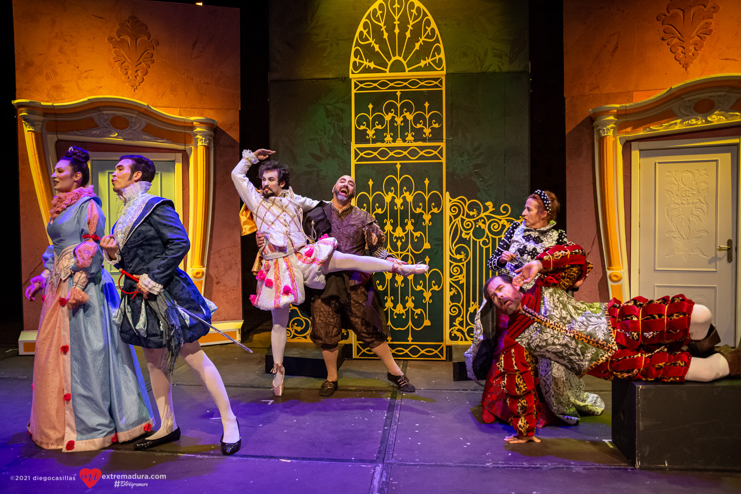 entre bobos anda el juego