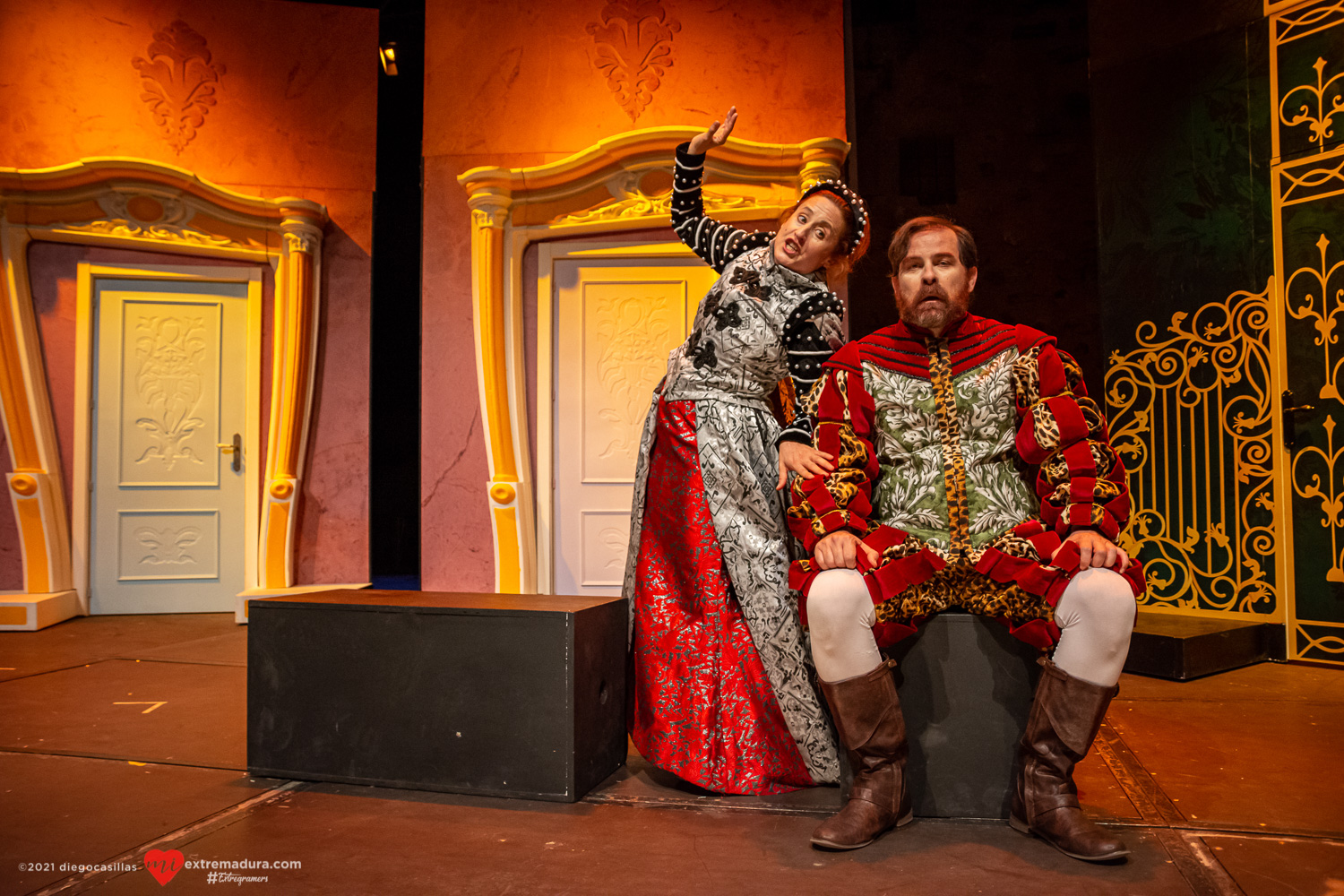 entre bobos anda el juego